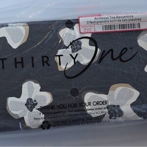 NWT -Thirty-One All About The Benjamins Wallet - Scattered Flowers Smooth Pebble
